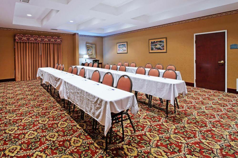 Holiday Inn Express & Suites Tupelo By Ihg Kemudahan gambar